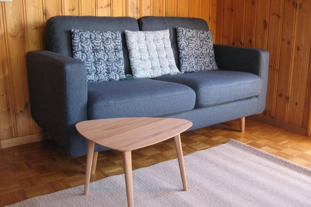 Alpia 26 - Zwei Zimmerwohnung In Traditionellem Walliser Haus 卡森里德 外观 照片