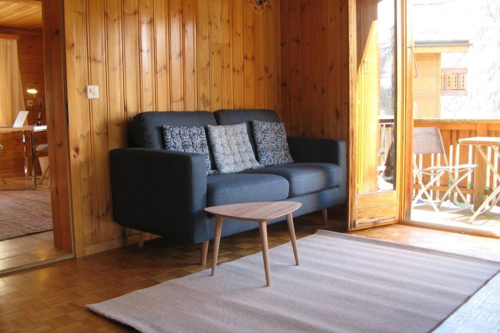 Alpia 26 - Zwei Zimmerwohnung In Traditionellem Walliser Haus 卡森里德 外观 照片